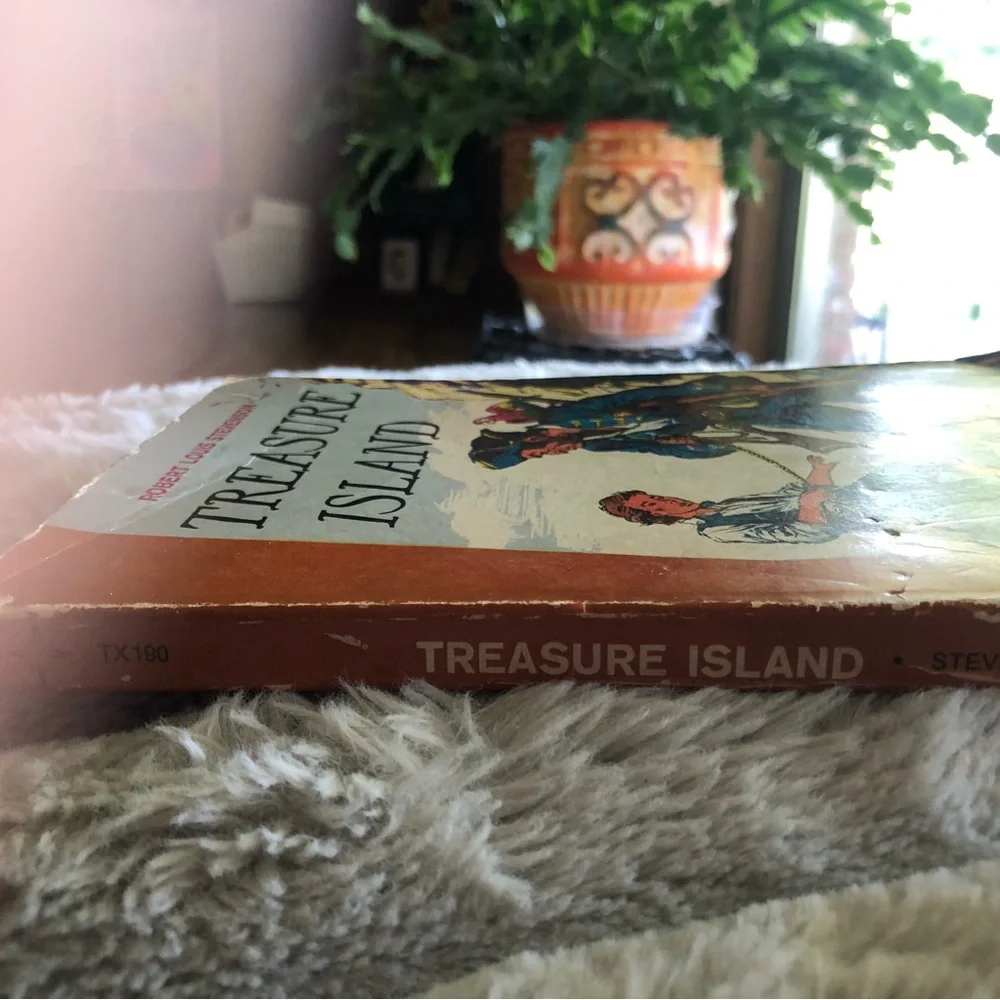Scholastic Vintage “Treasure Island”Kids Book - by Robert Louis Stevenson